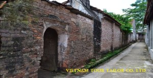 Hanoi 5 days customized Package Tour for Ms. April Cheam with the round trip airport transfer, Hanoi Free Food Tour, Halong private day tour and Duong Lam Ancient Village private tour.
